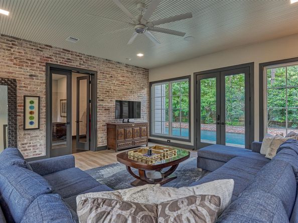 64 Autumn Crescent, The Woodlands TX 77381
