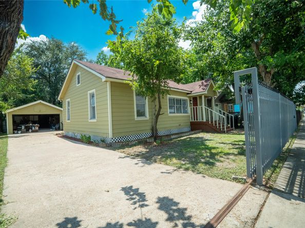 7924 Elvera Street, Houston TX 77012