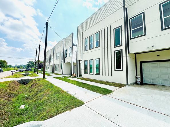 8128 Penrod Street, Houston TX 77028