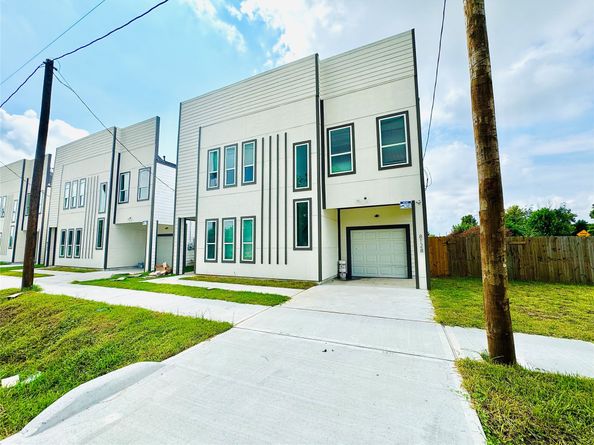 8128 Penrod Street, Houston TX 77028