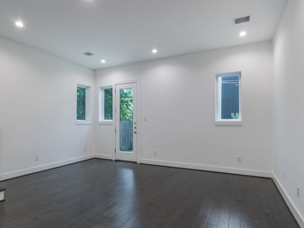 5841 Dolores Street, Houston TX 77057