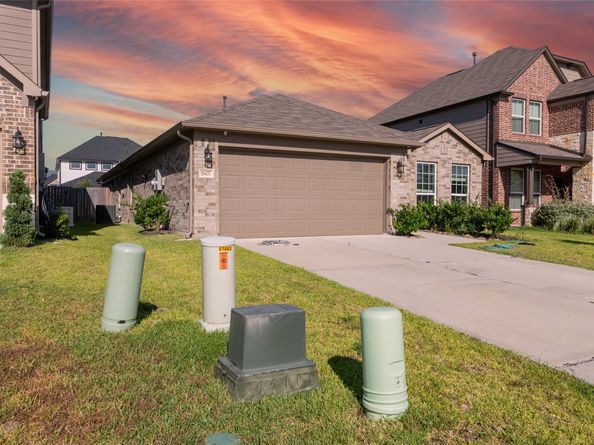 1807 Cypress Canyon Trail, Conroe TX 77301