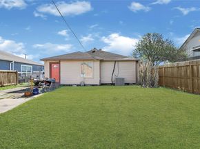 1318 Des Jardines Street, Houston TX 77023