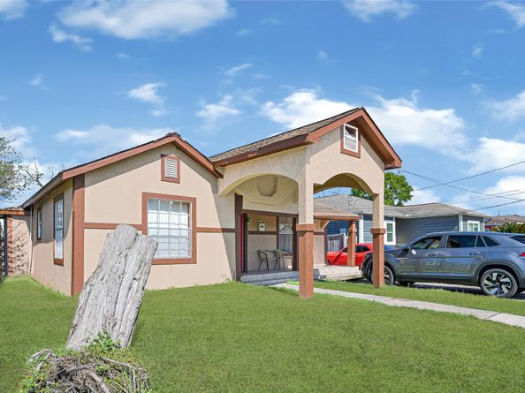 1318 Des Jardines Street, Houston TX 77023