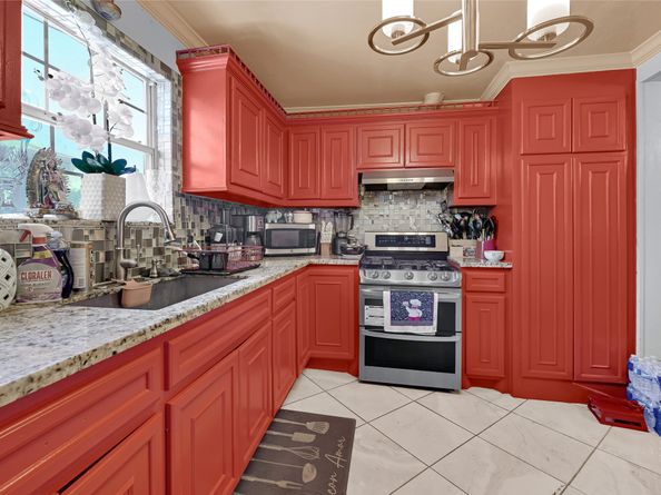 1318 Des Jardines Street, Houston TX 77023