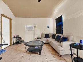 1318 Des Jardines Street, Houston TX 77023