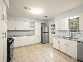 4326 Akard Street, Houston TX 77047