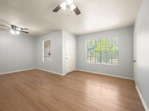 4326 Akard Street, Houston TX 77047