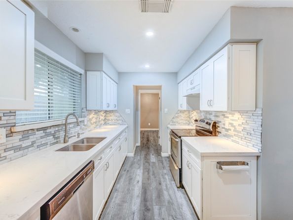 17043 Coachmaker Drive, Friendswood TX 77546