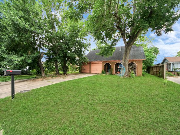 15507 Campden Hill Road, Houston TX 77053