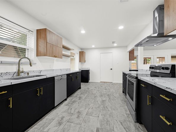 3211 Lost Hollow Drive, Houston TX 77339