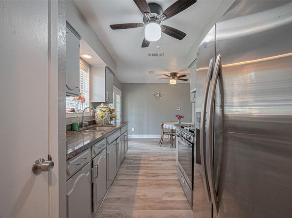5822 Shurmard Drive, Houston TX 77092