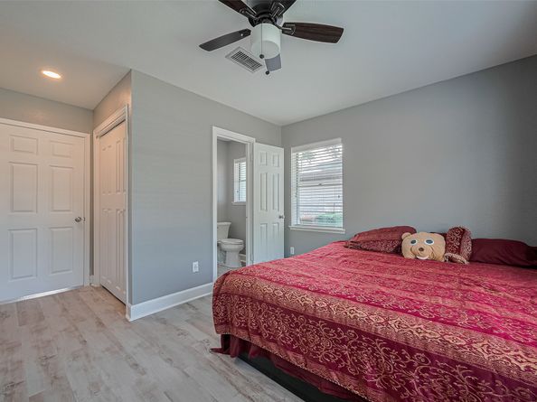 5822 Shurmard Drive, Houston TX 77092