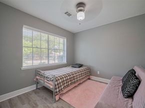 5822 Shurmard Drive, Houston TX 77092