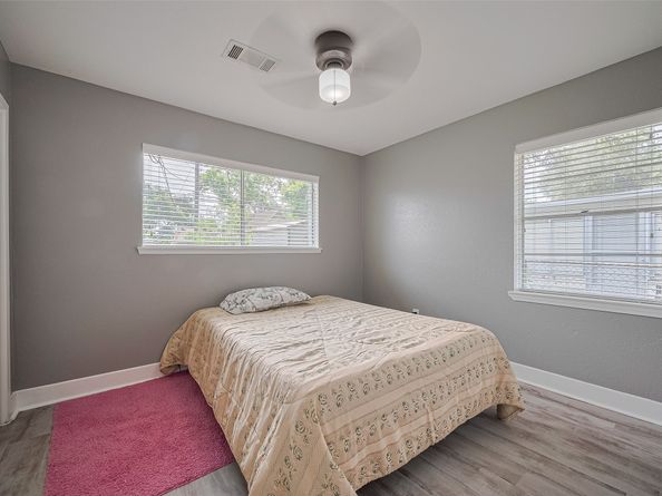 5822 Shurmard Drive, Houston TX 77092