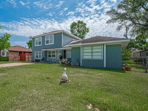 5822 Shurmard Drive, Houston TX 77092