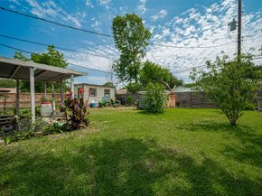 5822 Shurmard Drive, Houston TX 77092