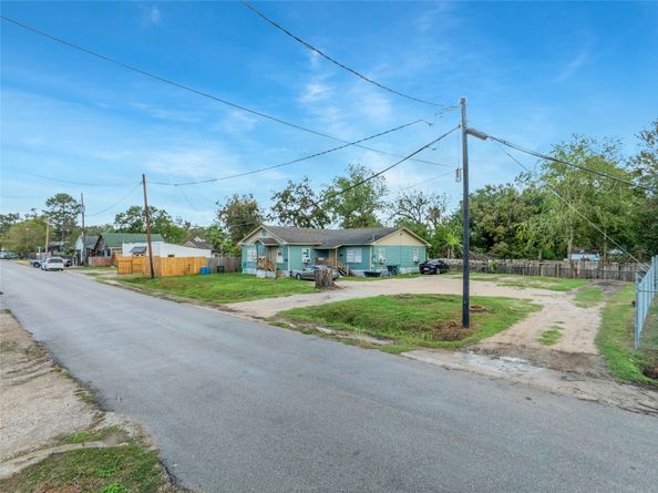 7206 Helmers Street A, Houston TX 77022