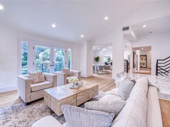 3614 Camino De La Cumbre, Sherman Oaks CA 91423