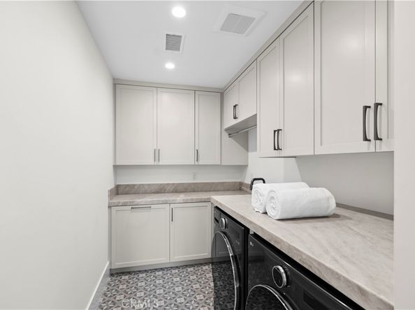 516 Larkspur Avenue, Corona Del Mar CA 92625