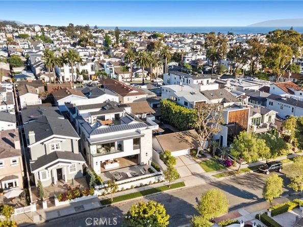 516 Larkspur Avenue, Corona Del Mar CA 92625