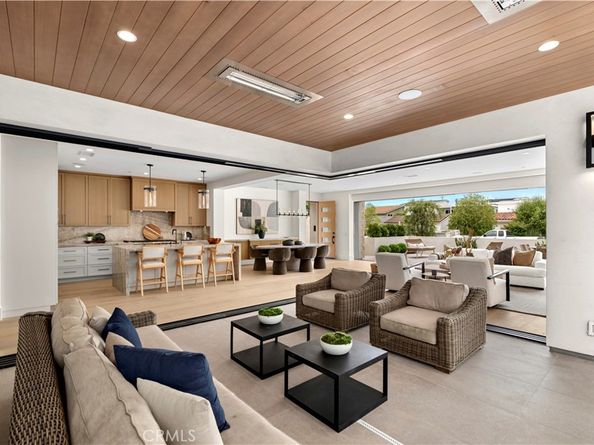 516 Larkspur Avenue, Corona Del Mar CA 92625