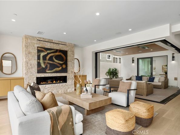 516 Larkspur Avenue, Corona Del Mar CA 92625
