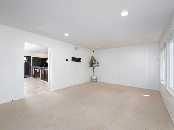 2925 Via Libertad, Carlsbad CA 92010