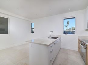 3903 Haines, San Diego CA 92109