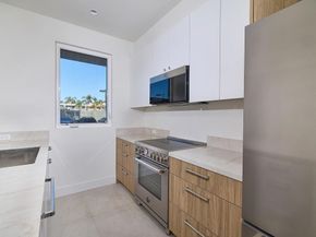 3903 Haines, San Diego CA 92109