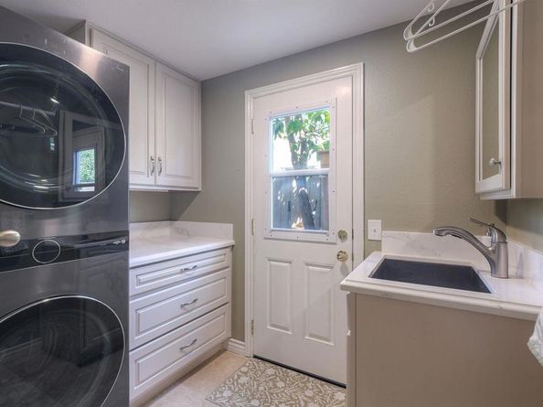 2814 Sombrosa St., Carlsbad CA 92009