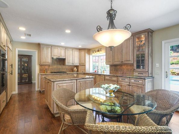 2814 Sombrosa St., Carlsbad CA 92009