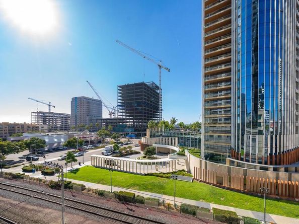 700 W E Street 1604, San Diego CA 92101