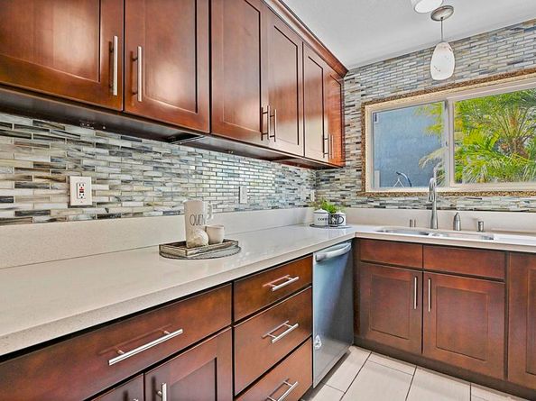 6666 Beadnell Way, San Diego CA 92117