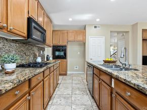 679 Glasgow  Ct, San Marcos CA 92069