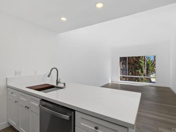 8036 Linda Vista Rd. 2E, San Diego CA 92111