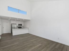 8036 Linda Vista Rd. 2E, San Diego CA 92111