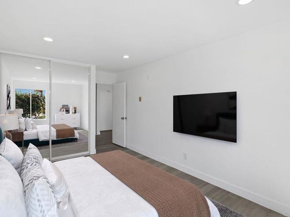 8036 Linda Vista Rd. 2E, San Diego CA 92111