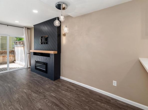 2349 Altisma Way B, Carlsbad CA 92009