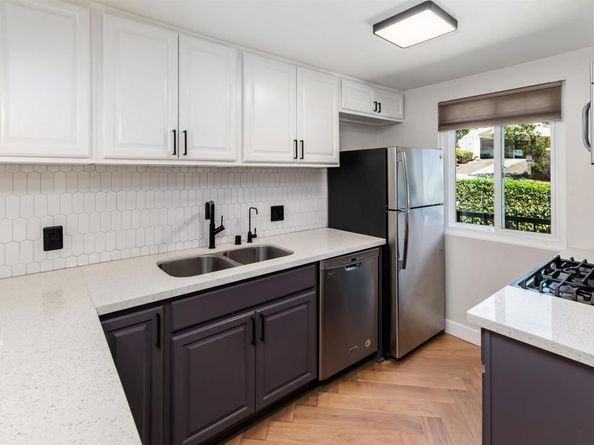 2349 Altisma Way B, Carlsbad CA 92009