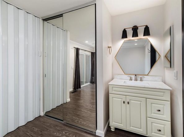 2349 Altisma Way B, Carlsbad CA 92009