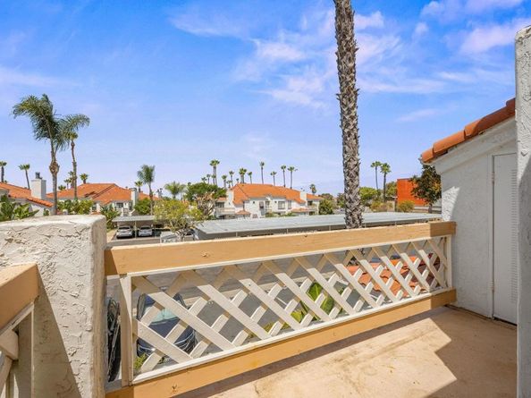 13292 Salmon River Road 204, San Diego CA 92129