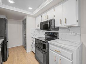 13292 Salmon River Road 204, San Diego CA 92129