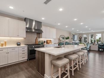 800 Grand Avenue