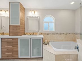 1737 Beryl Street, San Diego CA 92109