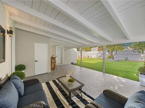 6714 Mclennan, Lake Balboa CA 91406