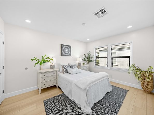 6714 Mclennan, Lake Balboa CA 91406