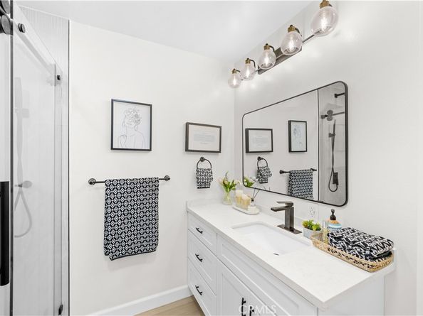 6714 Mclennan, Lake Balboa CA 91406