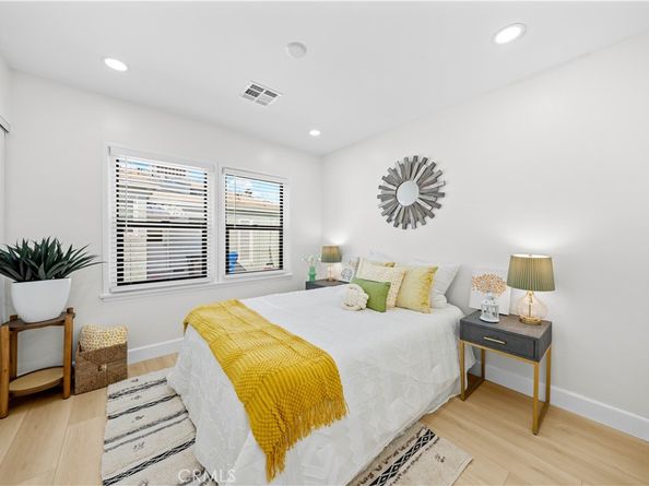 6714 Mclennan, Lake Balboa CA 91406