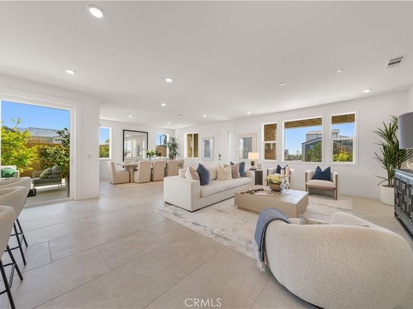 306 Treble, Irvine CA 92618